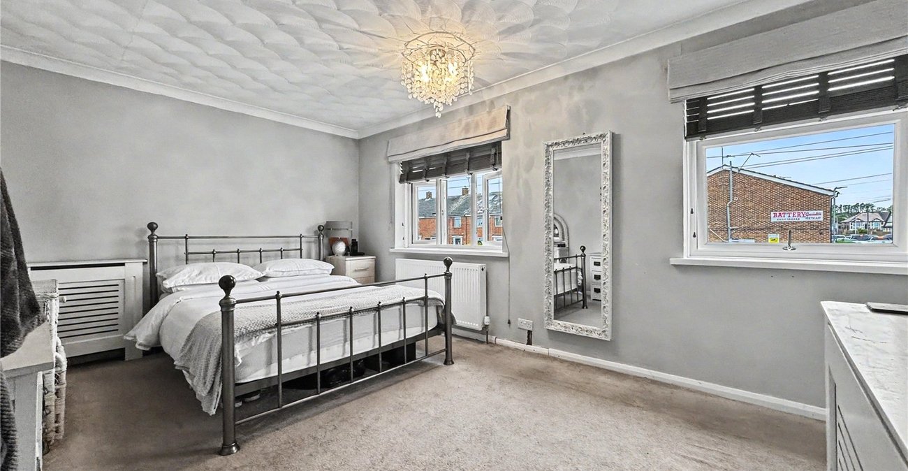 2 bedroom house for sale in Rainham | Robinson Michael & Jackson