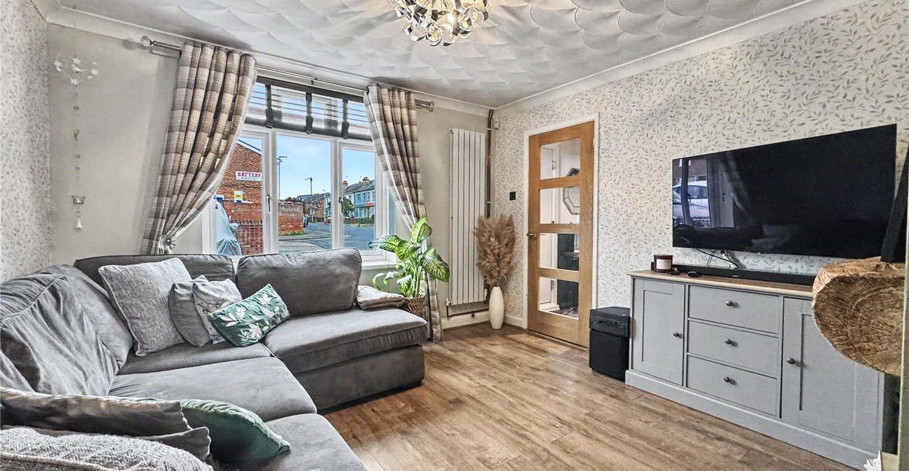 2 bedroom house for sale in Rainham | Robinson Michael & Jackson