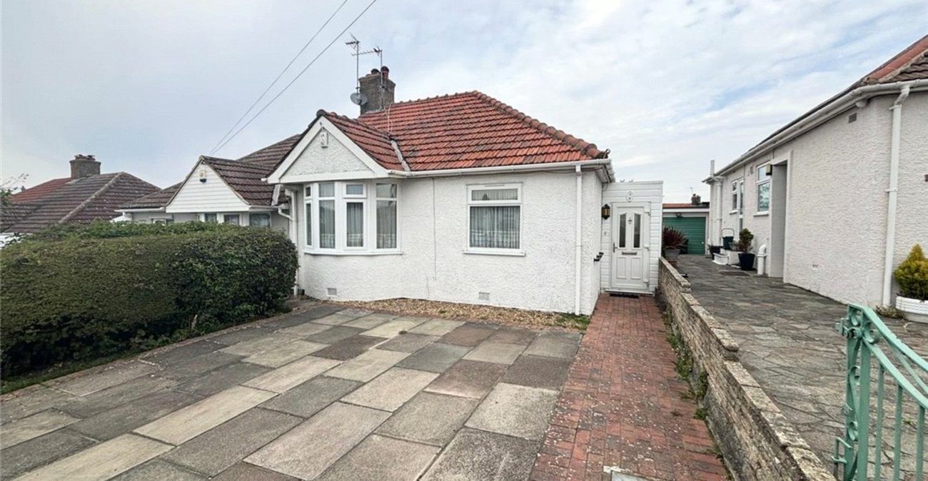 2 bedroom bungalow for sale in Orpington | Robinson Jackson