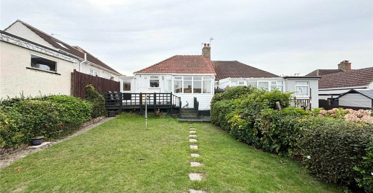 2 bedroom bungalow for sale in Orpington | Robinson Jackson