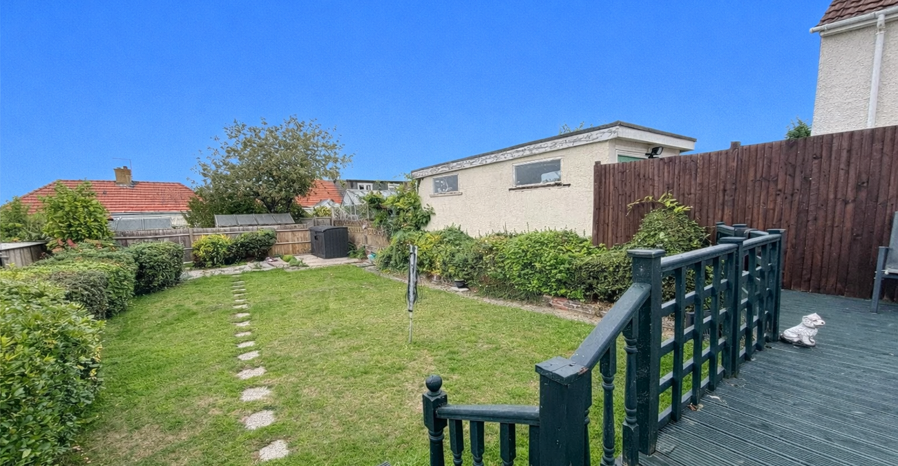 2 bedroom bungalow for sale in Orpington | Robinson Jackson