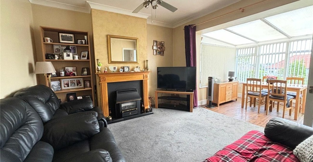 2 bedroom bungalow for sale in Orpington | Robinson Jackson