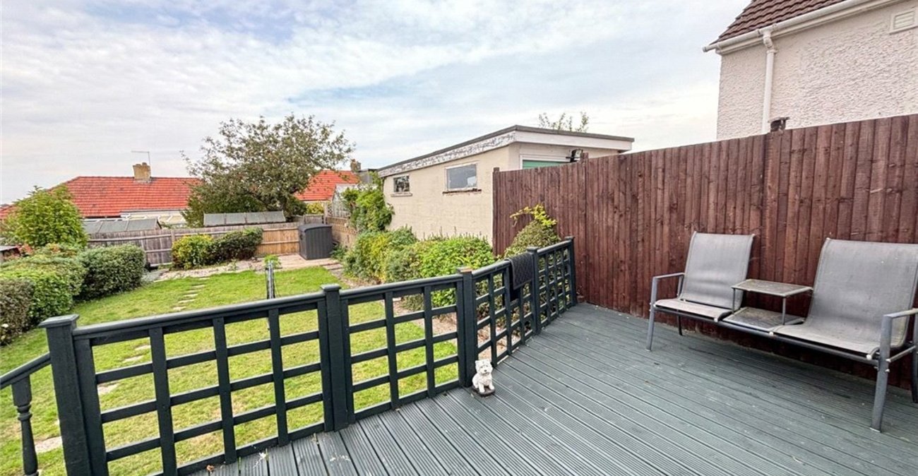 2 bedroom bungalow for sale in Orpington | Robinson Jackson