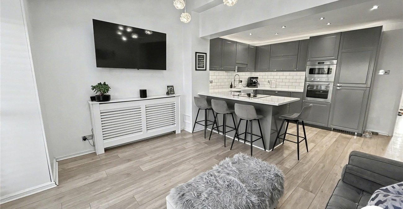 3 bedroom house for sale in South Welling | Robinson Jackson