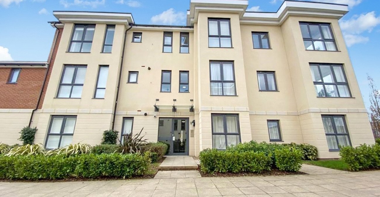 2 bedroom property for sale in Northfleet | Robinson Michael & Jackson