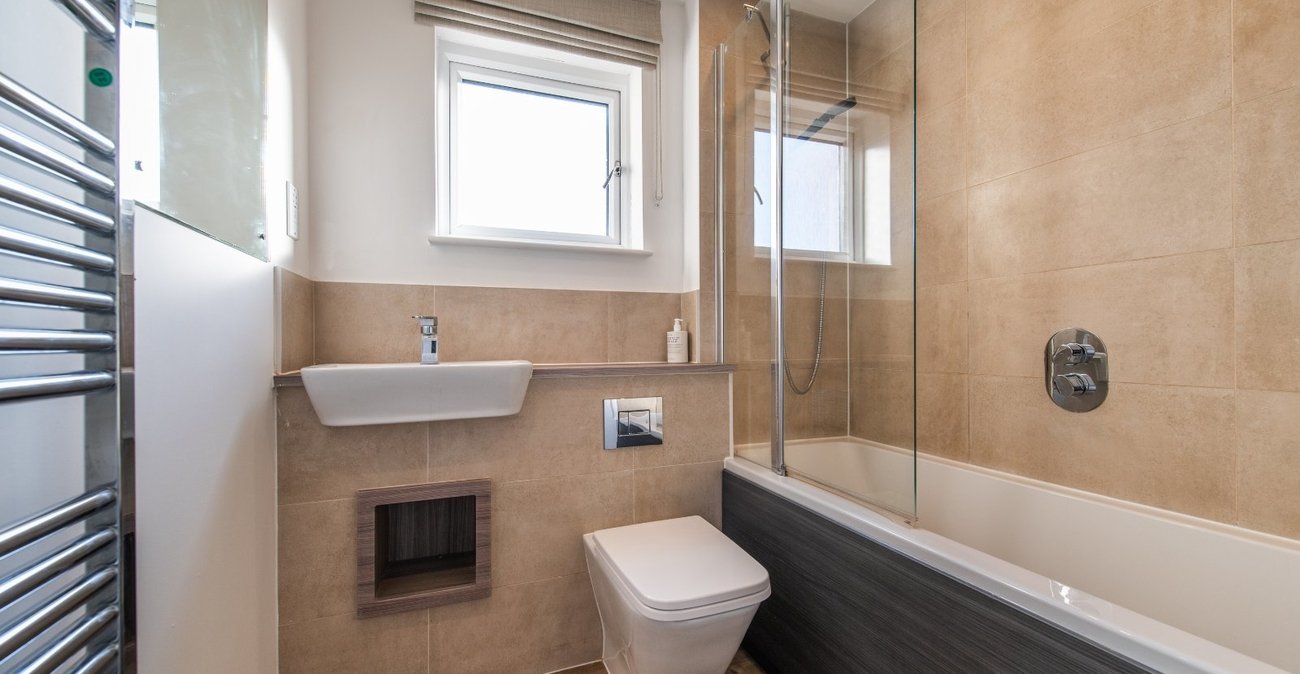 2 bedroom property for sale in Northfleet | Robinson Michael & Jackson