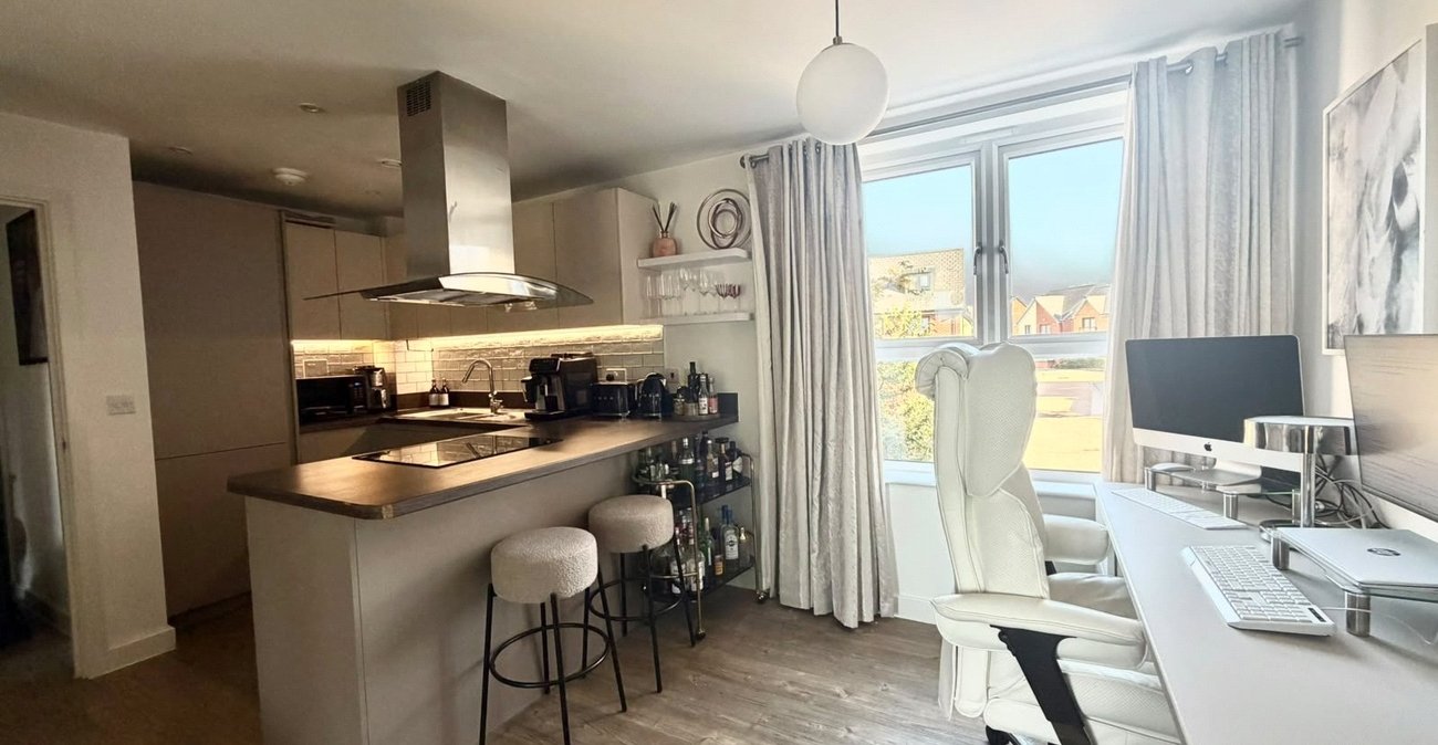 2 bedroom property for sale in Northfleet | Robinson Michael & Jackson