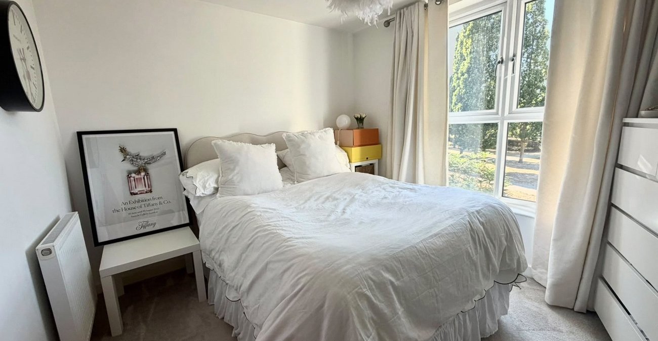 2 bedroom property for sale in Northfleet | Robinson Michael & Jackson