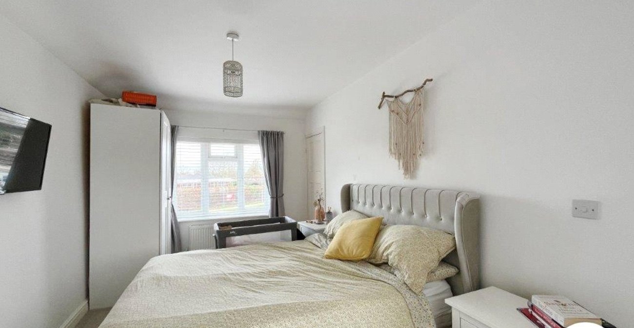 2 bedroom house for sale in Sittingbourne | Robinson Michael & Jackson