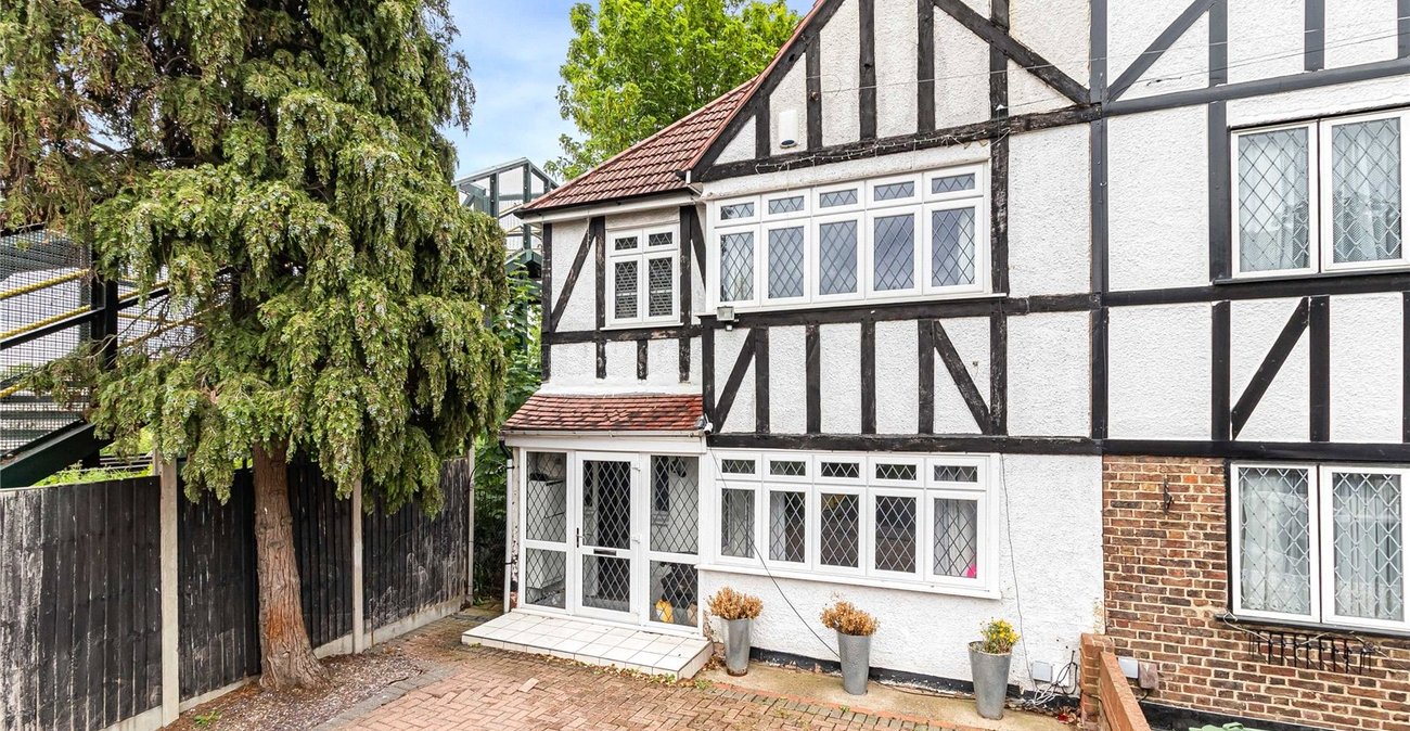4 bedroom house for sale in Welling | Robinson Jackson