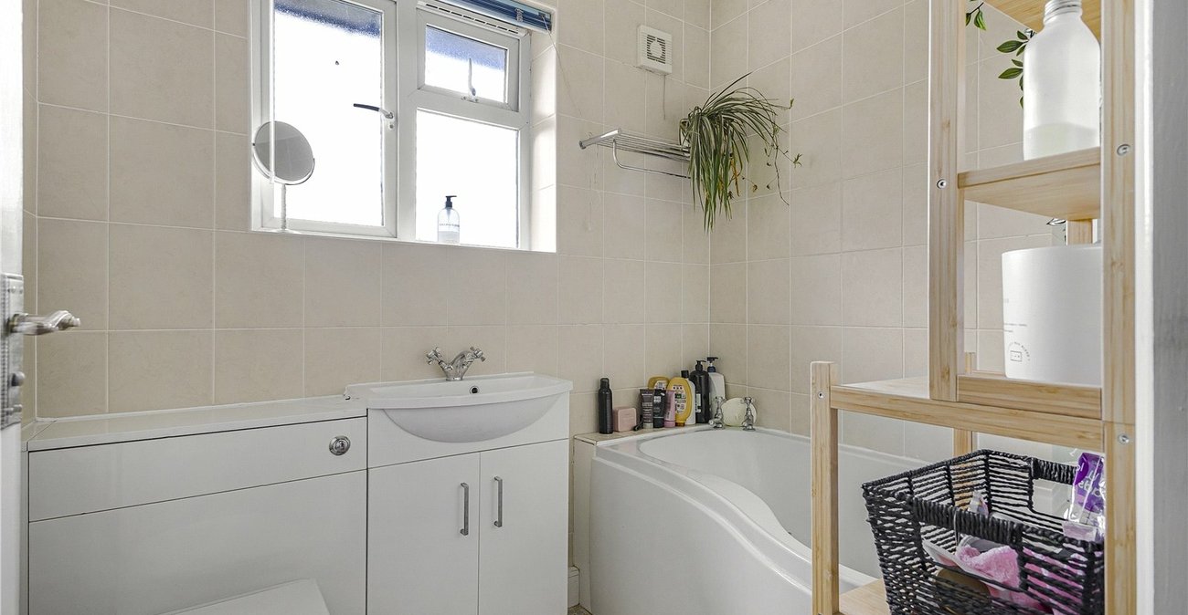 2 bedroom property for sale in Barming | Robinson Michael & Jackson