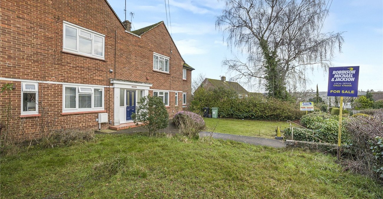 2 bedroom property for sale in Barming | Robinson Michael & Jackson
