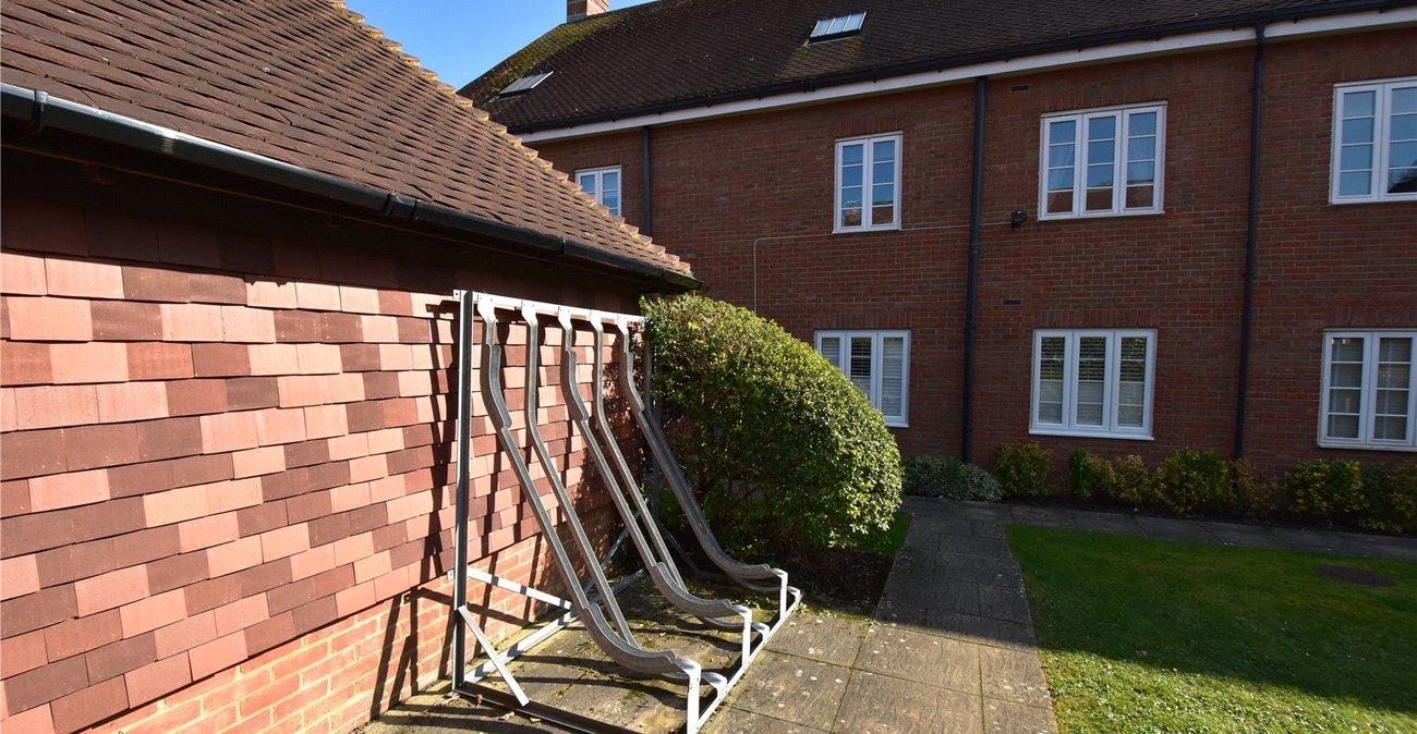 2 bedroom property for sale in Hextable | Robinson Jackson