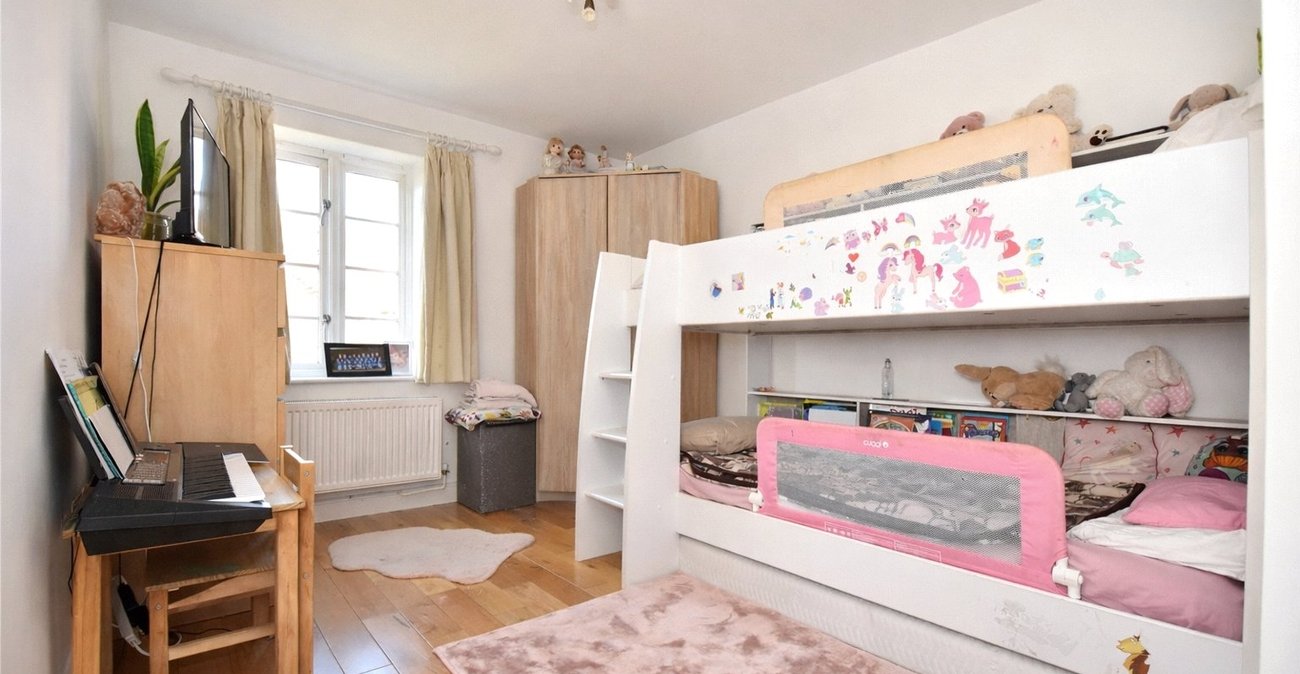 2 bedroom property for sale in Hextable | Robinson Jackson