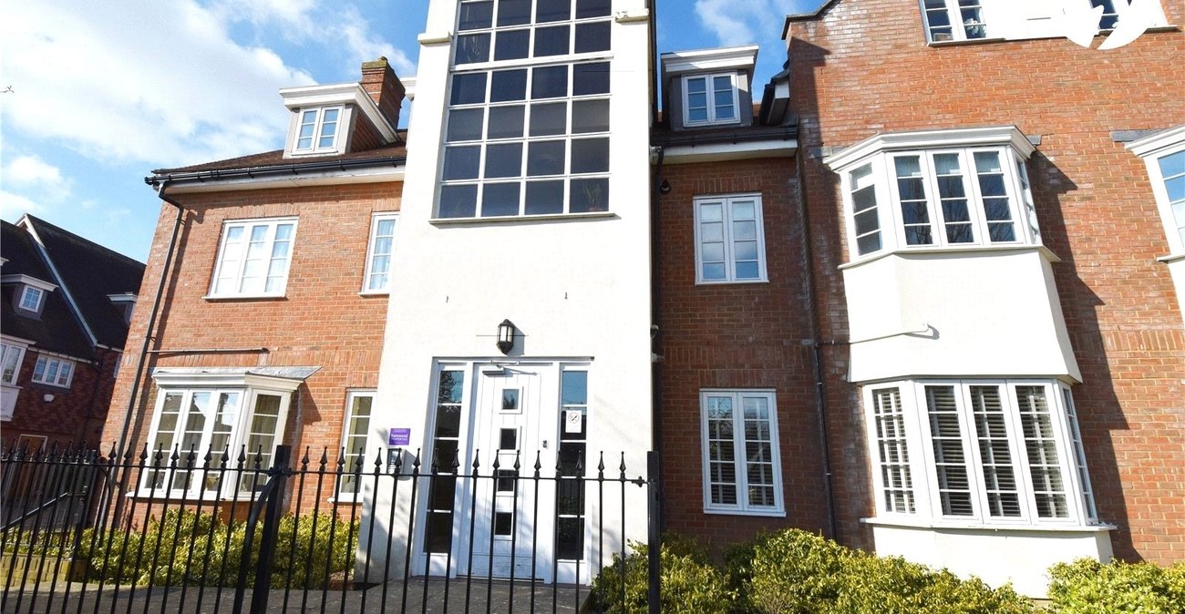 2 bedroom property for sale in Hextable | Robinson Jackson