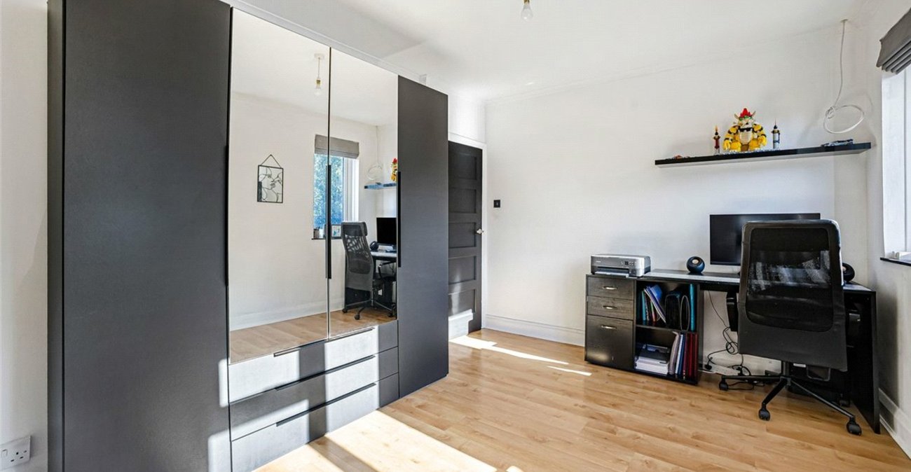 2 bedroom property for sale in Bromley | Robinson Jackson