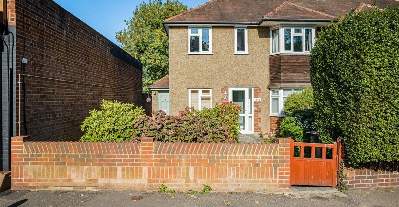 2 bedroom property for sale in Bromley | Robinson Jackson