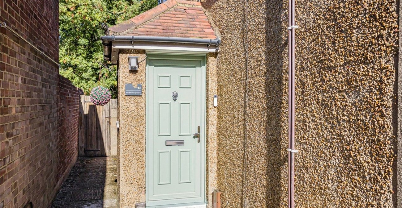 2 bedroom property for sale in Bromley | Robinson Jackson