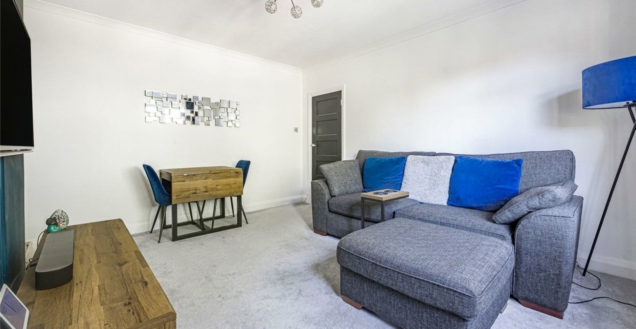 2 bedroom property for sale in Bromley | Robinson Jackson