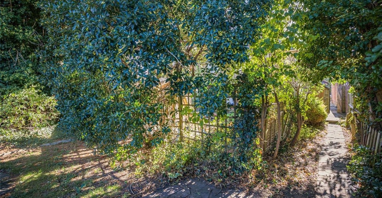 2 bedroom property for sale in Bromley | Robinson Jackson