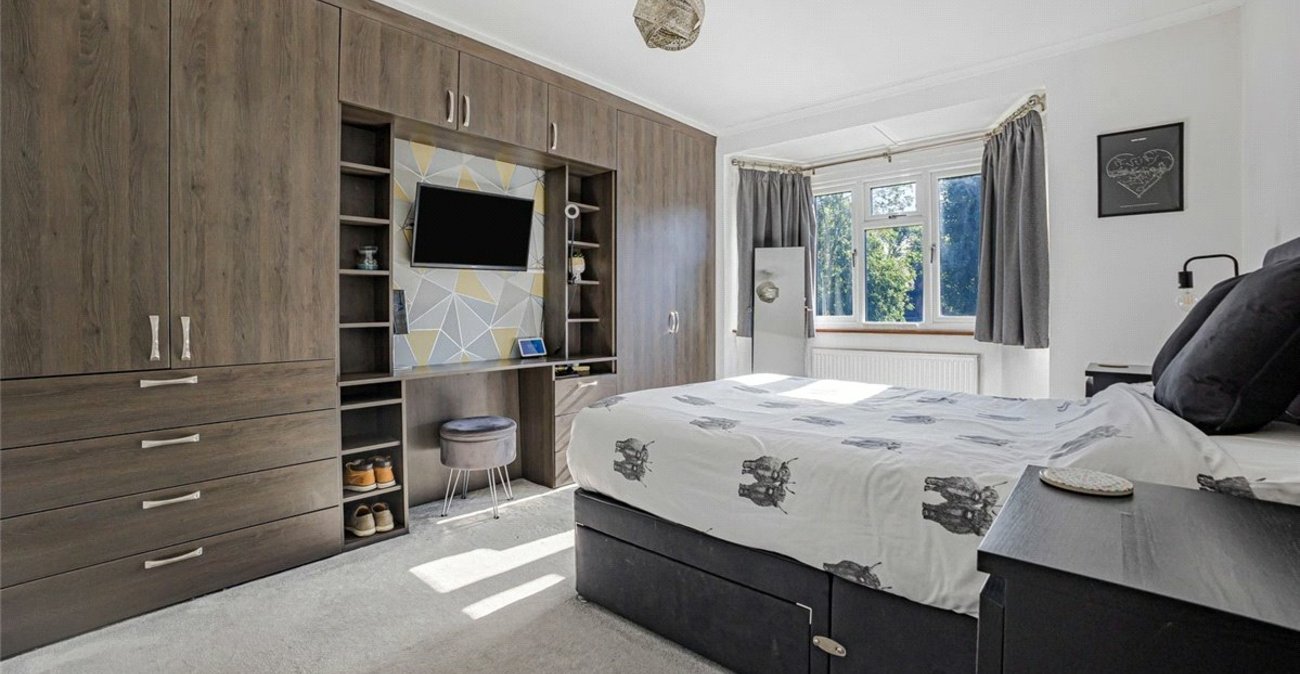 2 bedroom property for sale in Bromley | Robinson Jackson