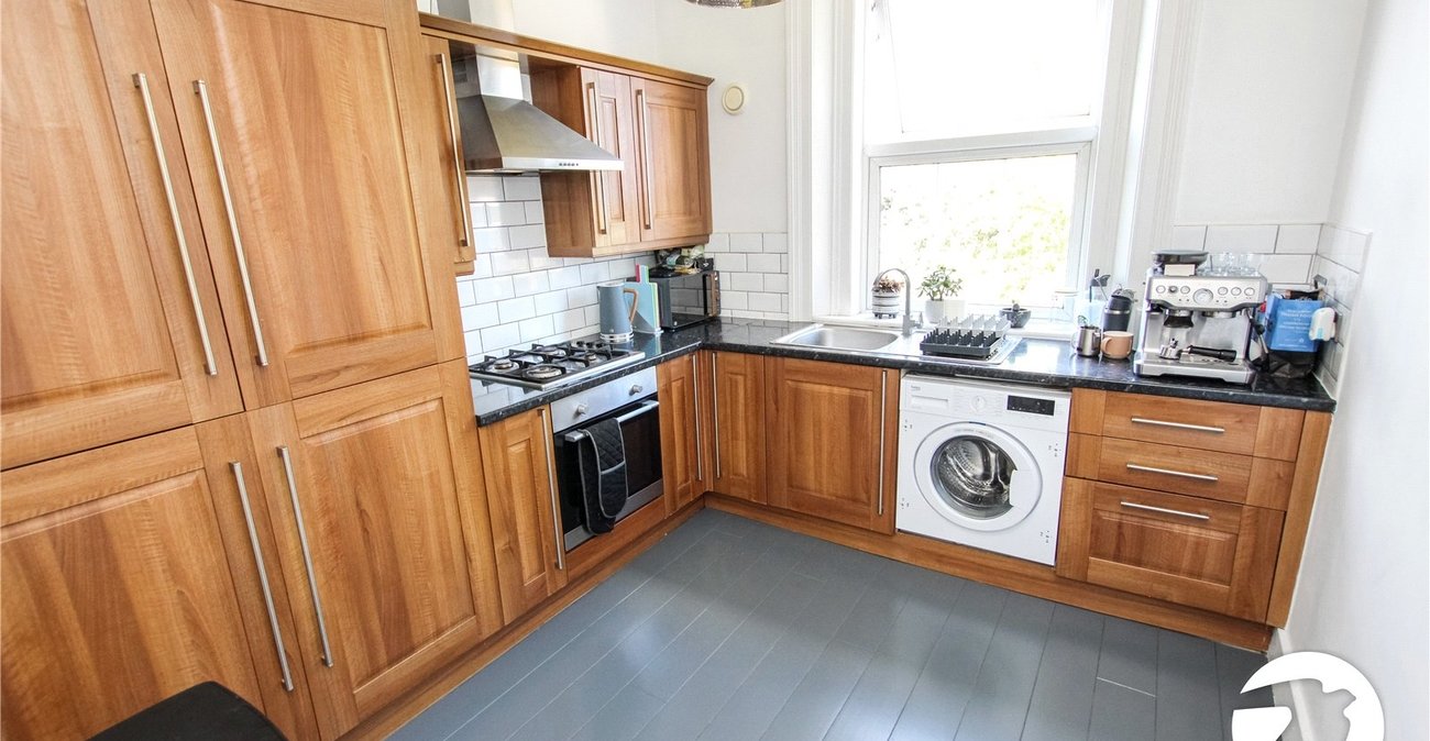 1 bedroom property for sale in Eltham | Robinson Jackson