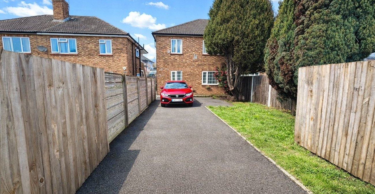 2 bedroom property for sale in London | Robinson Jackson