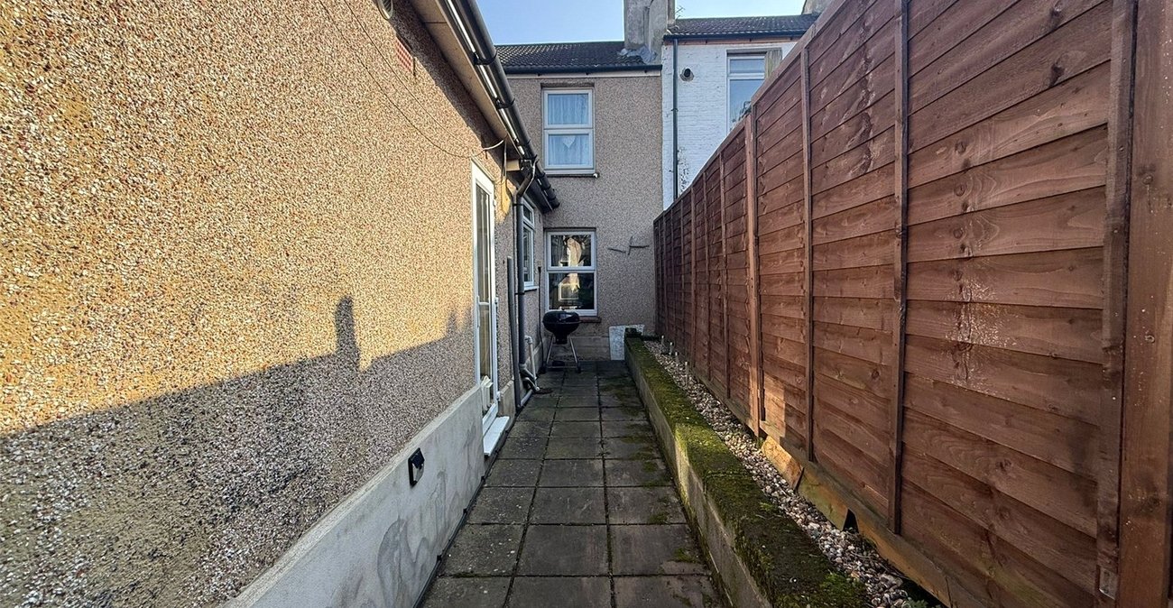 2 bedroom house for sale in Plumstead | Robinson Jackson