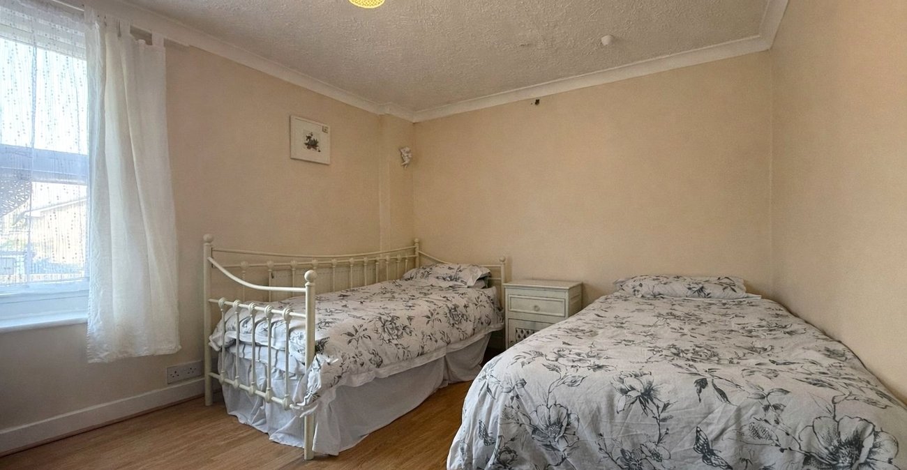 2 bedroom house for sale in Plumstead | Robinson Jackson