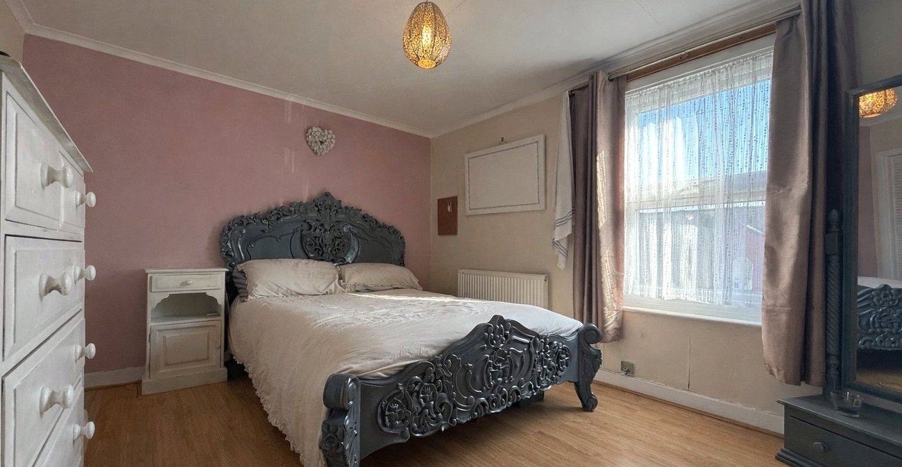 2 bedroom house for sale in Plumstead | Robinson Jackson