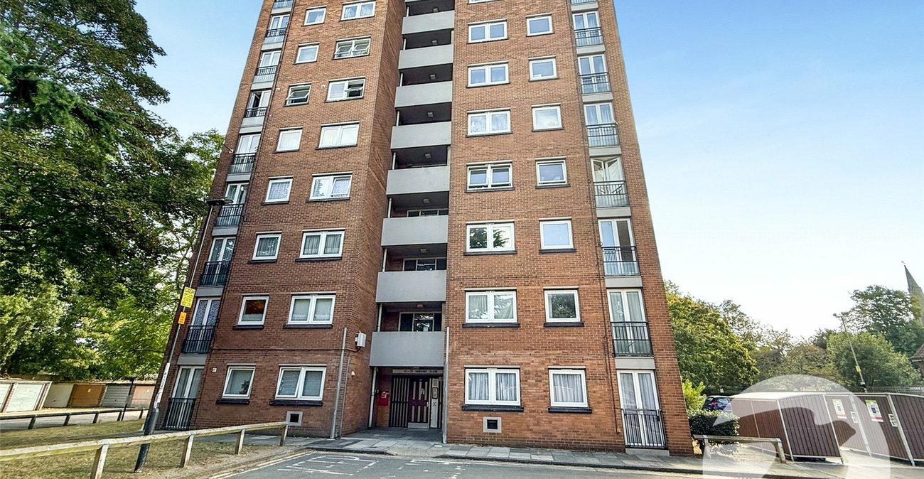 2 bedroom property for sale in Eltham | Robinson Jackson