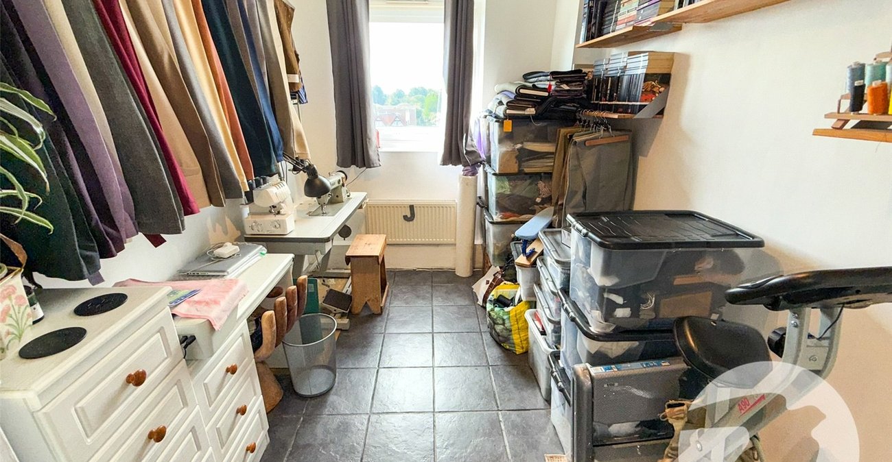 2 bedroom property for sale in Eltham | Robinson Jackson