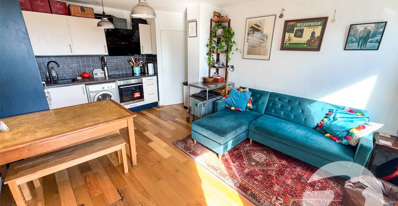 2 bedroom property for sale in Eltham | Robinson Jackson