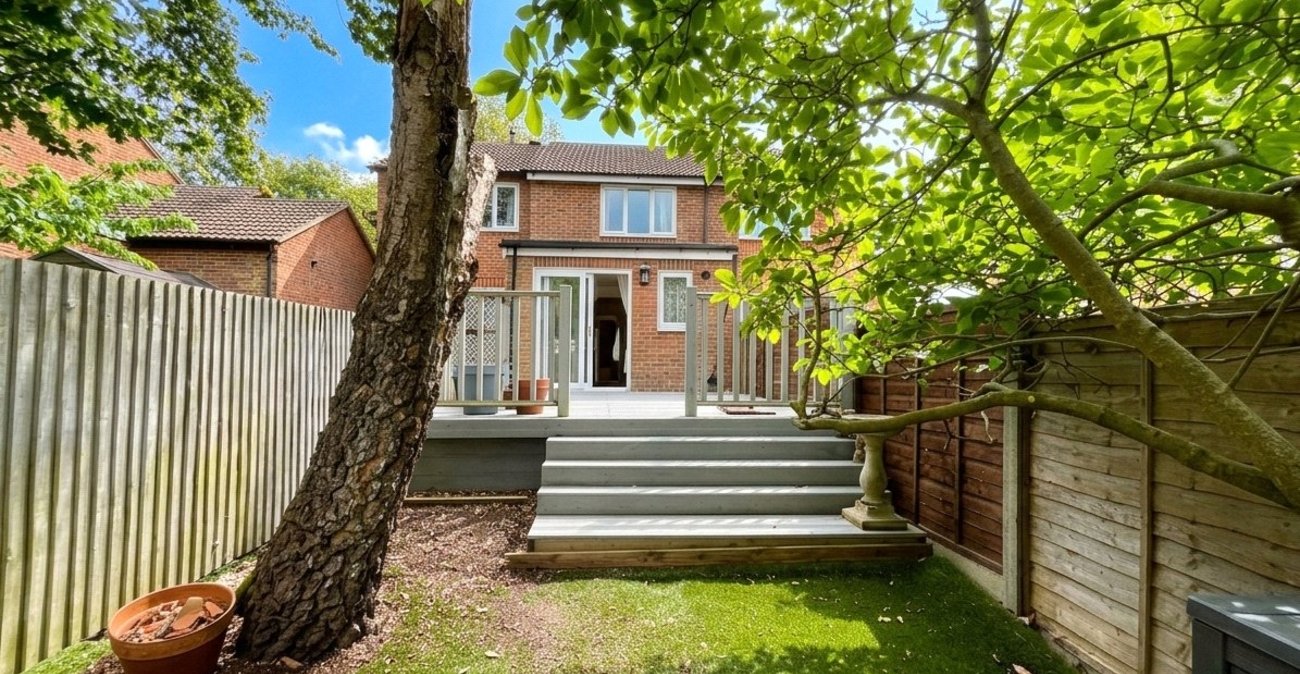 2 bedroom house for sale in Walderslade Woods | Robinson Michael & Jackson