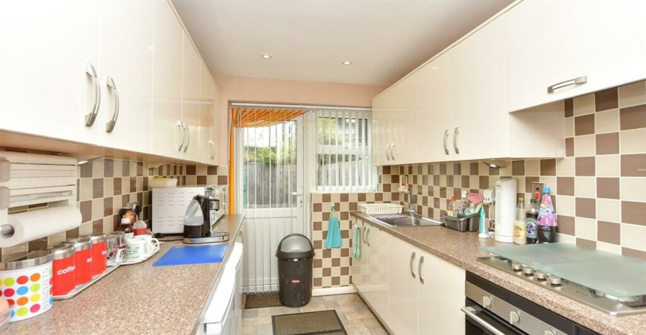 2 bedroom house for sale in Lordswood | Robinson Michael & Jackson