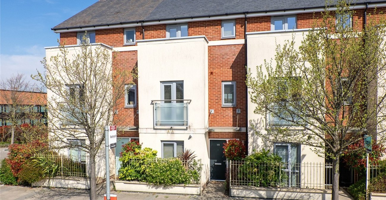 4 bedroom property for sale in Northfleet | Robinson Michael & Jackson