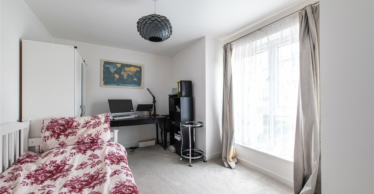 2 bedroom property for sale in Northfleet | Robinson Michael & Jackson
