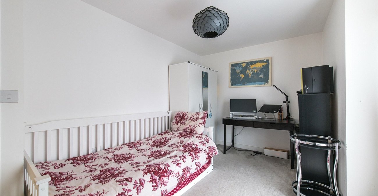 2 bedroom property for sale in Northfleet | Robinson Michael & Jackson