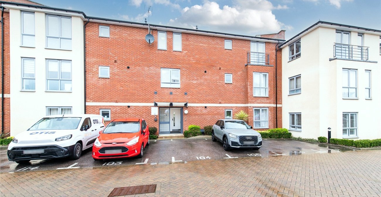 2 bedroom property for sale in Northfleet | Robinson Michael & Jackson