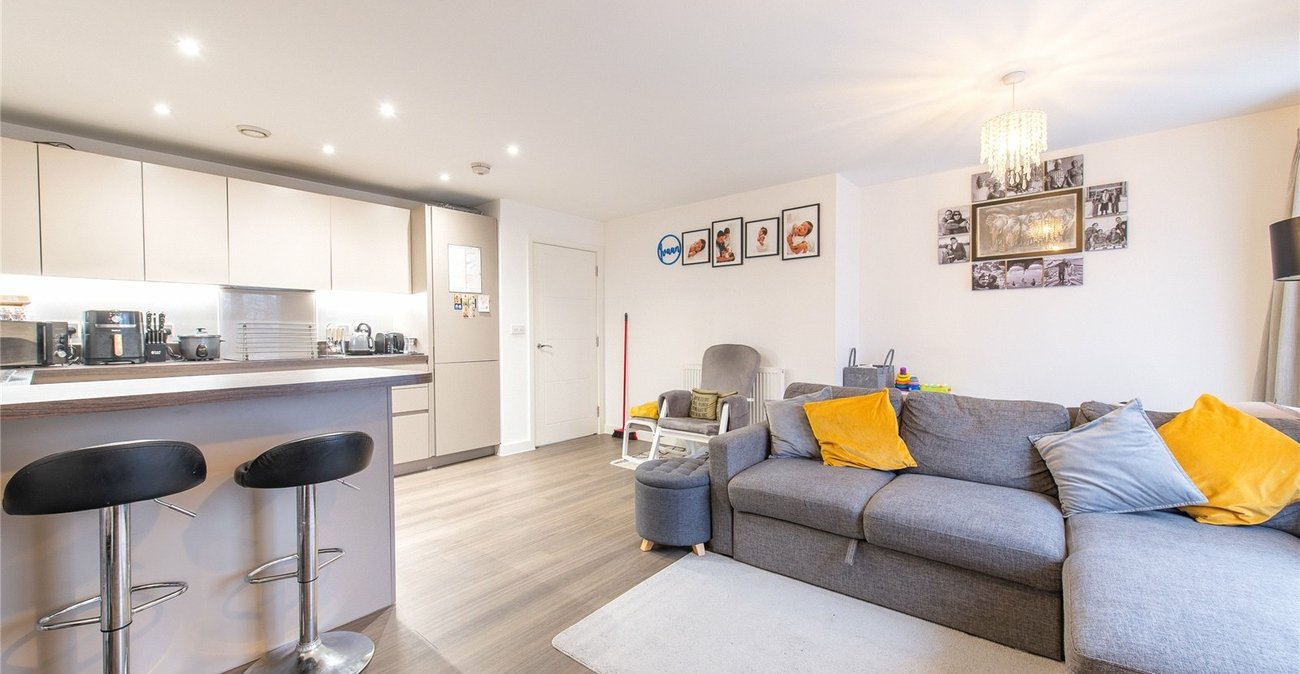 2 bedroom property for sale in Northfleet | Robinson Michael & Jackson