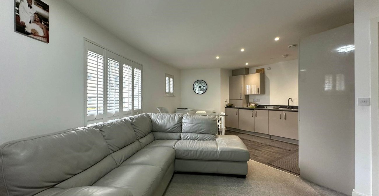 2 bedroom property for sale in Northfleet | Robinson Michael & Jackson