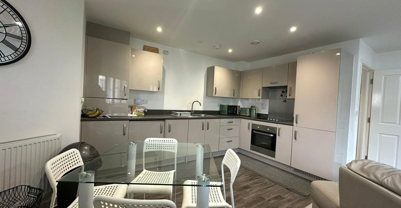 2 bedroom property for sale in Northfleet | Robinson Michael & Jackson