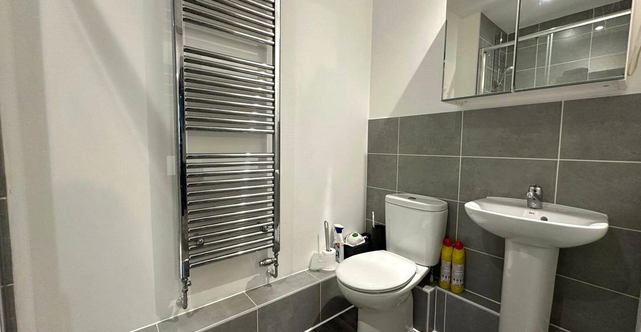 2 bedroom property for sale in Northfleet | Robinson Michael & Jackson