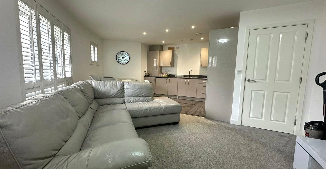 2 bedroom property for sale in Northfleet | Robinson Michael & Jackson