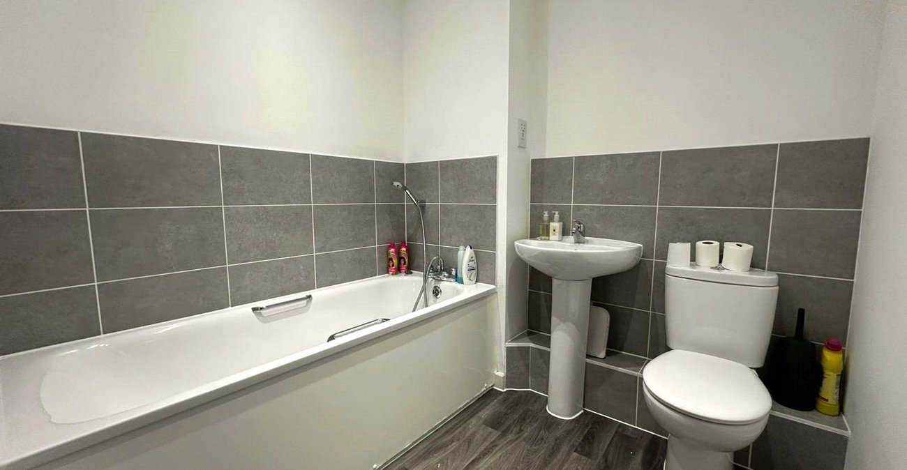 2 bedroom property for sale in Northfleet | Robinson Michael & Jackson