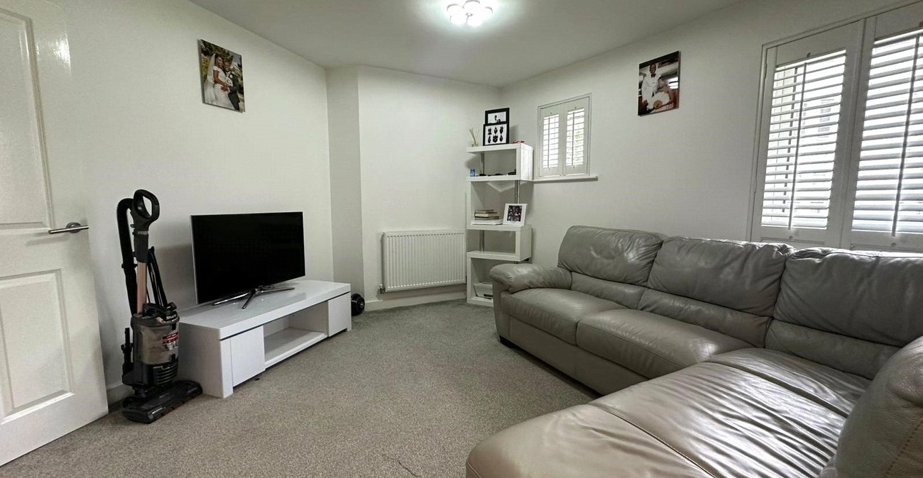 2 bedroom property for sale in Northfleet | Robinson Michael & Jackson