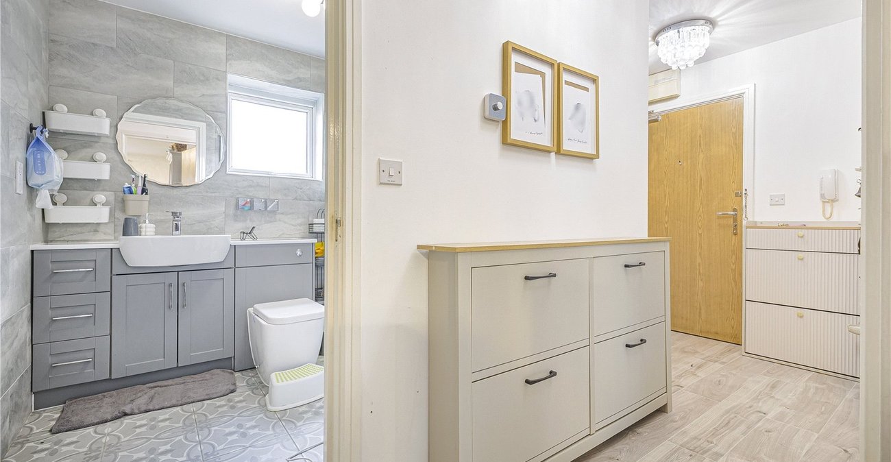 2 bedroom property for sale in Northfleet | Robinson Michael & Jackson