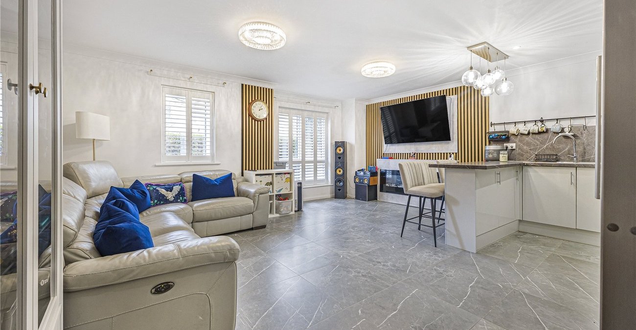 2 bedroom property for sale in Northfleet | Robinson Michael & Jackson