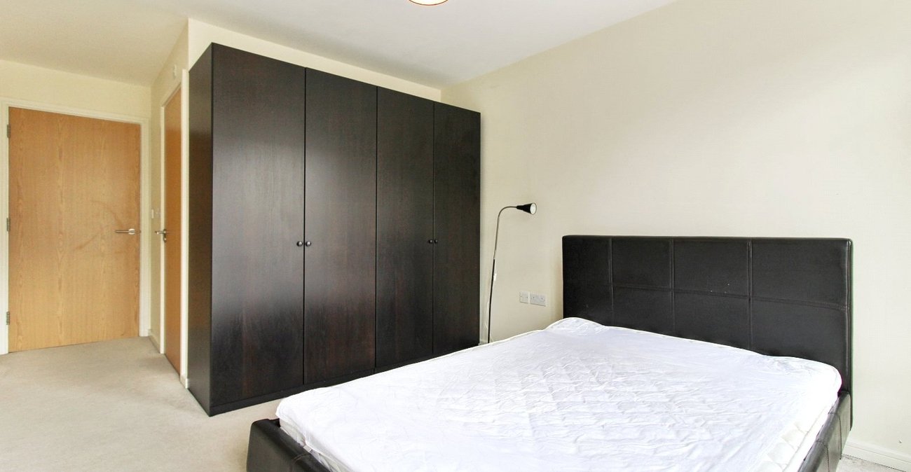 2 bedroom property for sale in Northfleet | Robinson Michael & Jackson