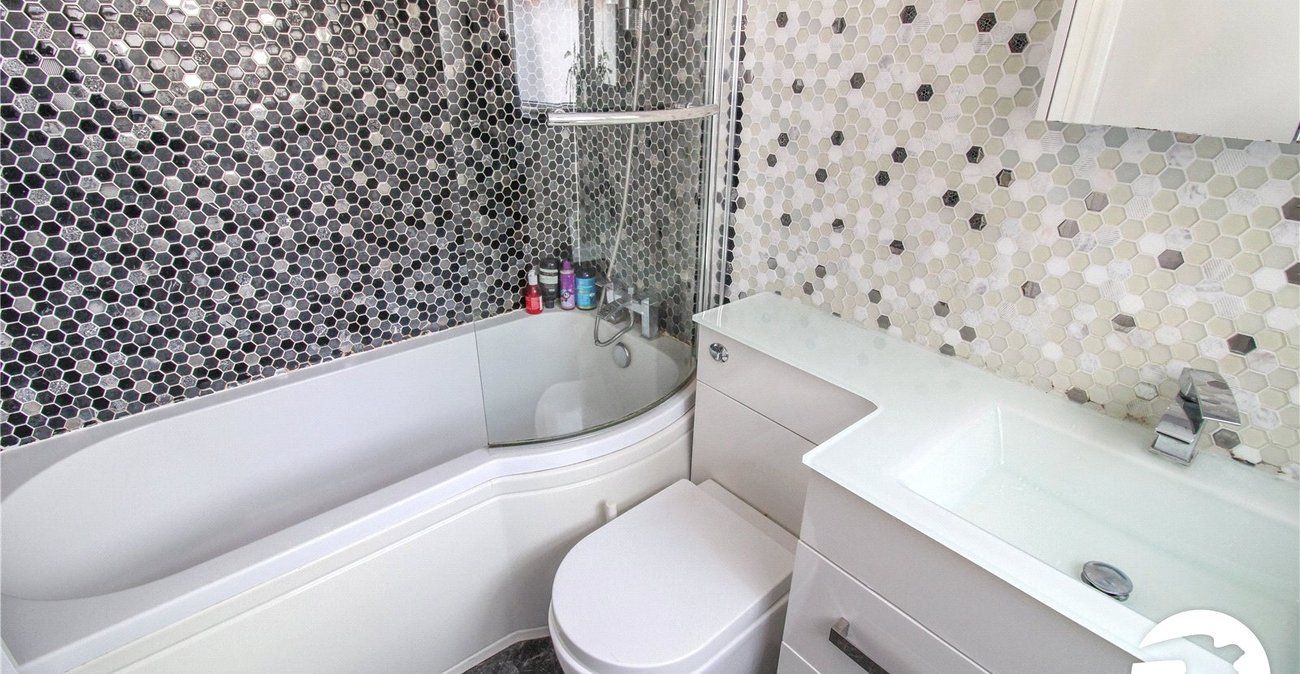 2 bedroom house for sale in Northfleet | Robinson Michael & Jackson